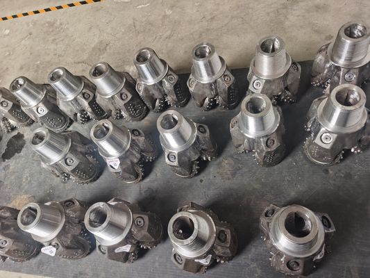 Fabrika 12 inç IADC537 Tricone Roller Cone Bit Petrol Kuyu Kuyruklama için